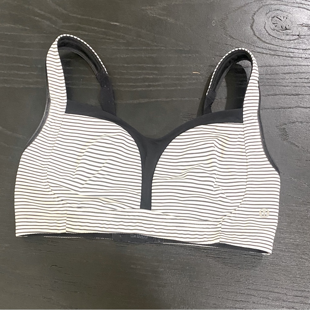 Lululemon sports bra size 34 DD, black and white